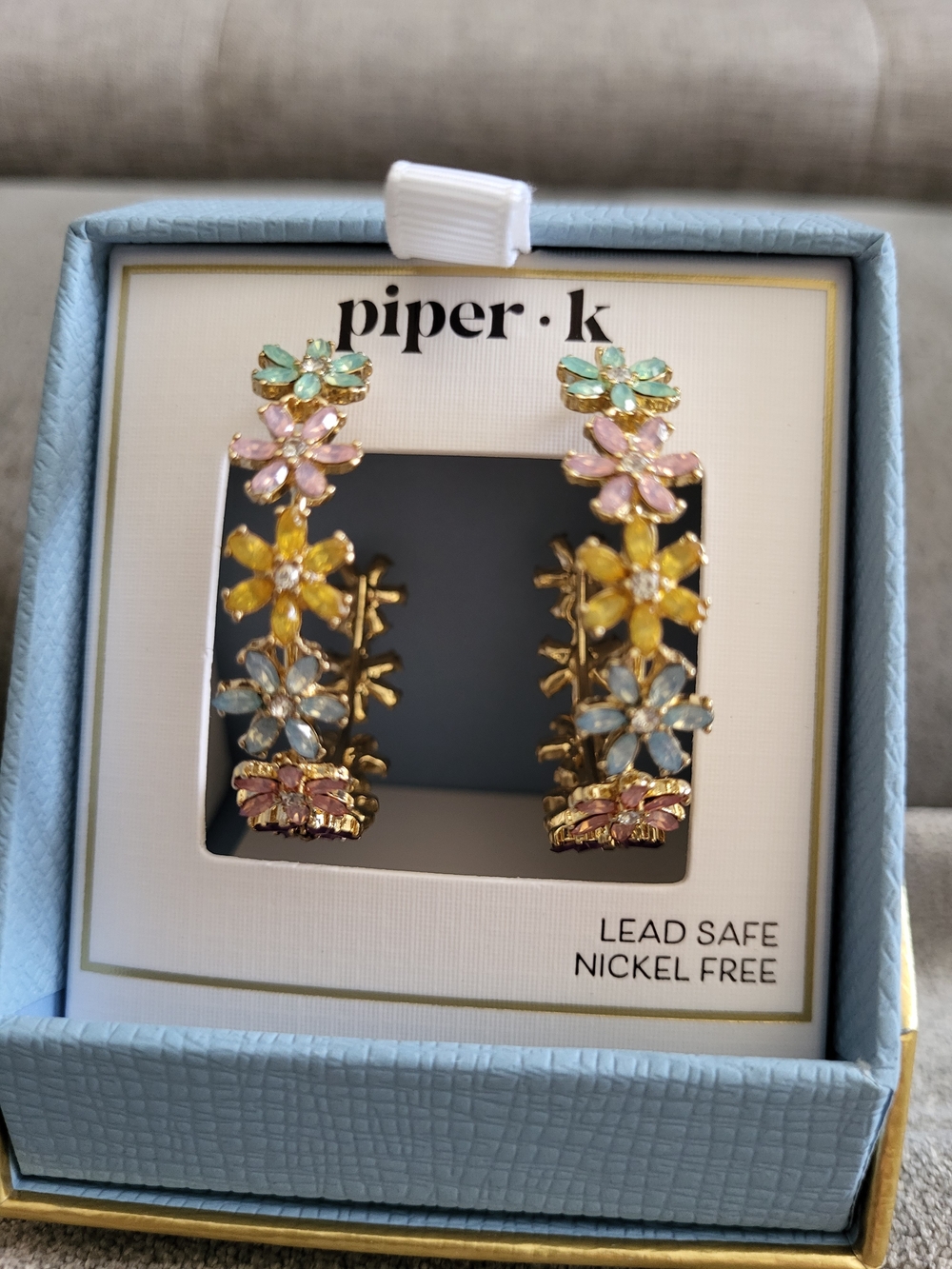 Piper·k Pastel Floral Hoop Earrings 2"  Nwot